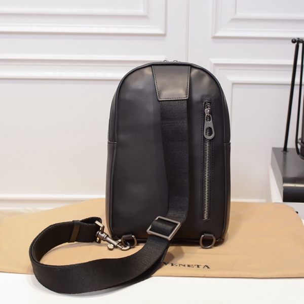 ボッテガヴェネタバッグ側面デザイン